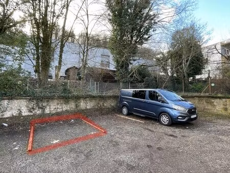 place de parking à louer / rue de la république maxéville / 55 euros