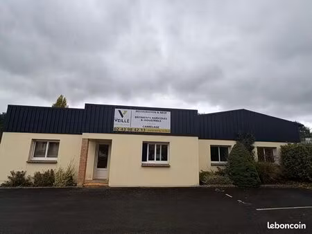 local d'activité 930 m²