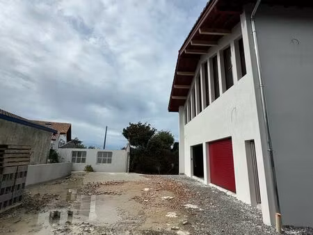 local commercial neuf 144m2