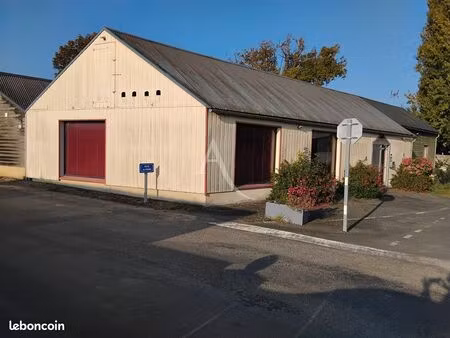 local 104 m² grez en bouere