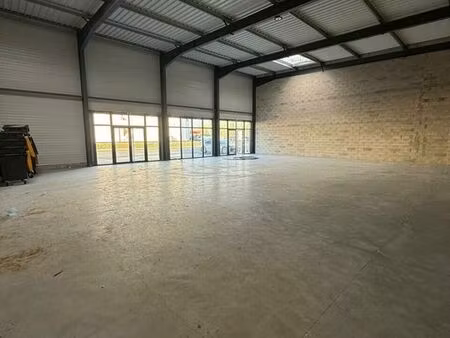 local commercial 336 m² le thillay