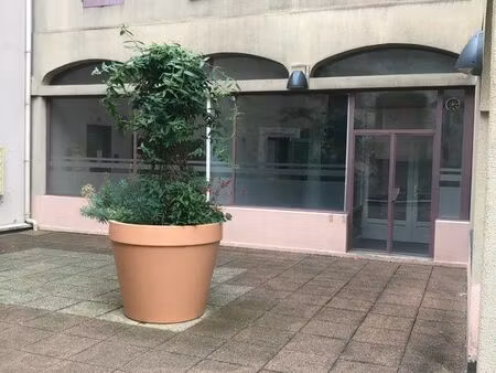 local professionnel / bureaux 94m2 secteur tertiaire uniquement