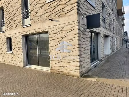local commercial 91 m² nantes
