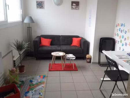 a louer bureaux 14 m2 + salle d'attente 14m2