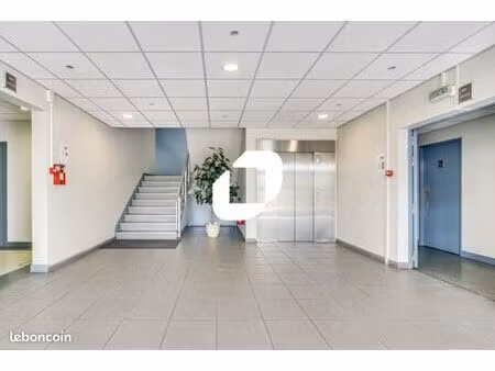 bureau 220 m²