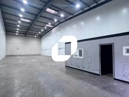 local bureaux 445 m²