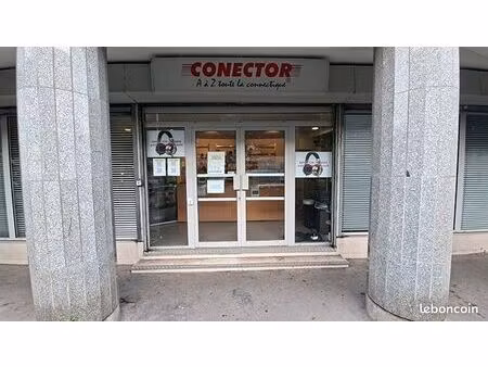 super boutique / bureau tout en longueur