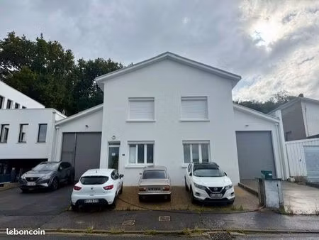 ensemble entrepôts+logementt3+bureaux