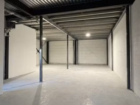 à louer – lots d’activité entrepôt + bureaux – courtry