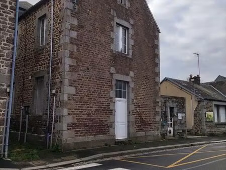 maison à rénover avec local professionnel au rdc