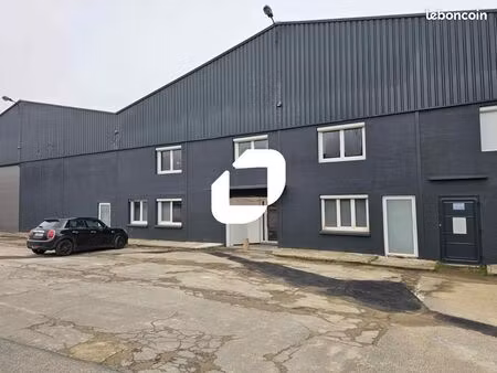 local d'activité 1 580 m²