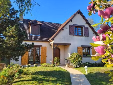 vaux - le - penil - belle opportunité - séduisante maison familiale idéalement située avec