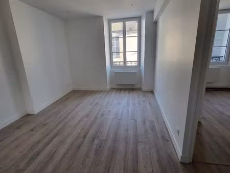 ◊ à louer direct propriétaire appartement f2 35m2 –centre ville de brie-comte-robert 77170