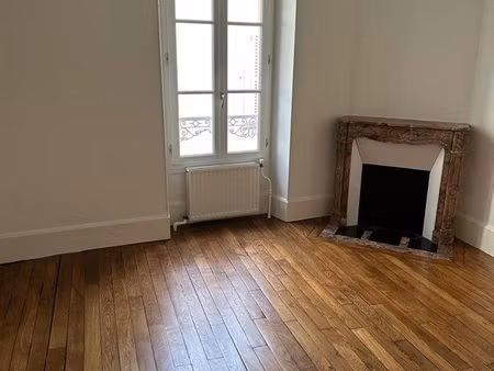 3 pièces de 68 m2 à moret-loing-et-orvanne 77250 centre ville