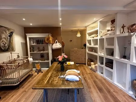 local commercial centre-ville houdan