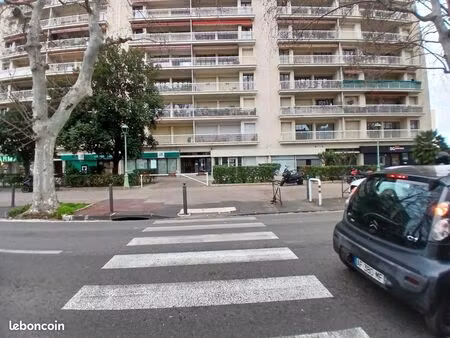local boulangerie 170 m²