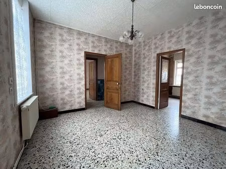 maison 8 pièces 141 m²