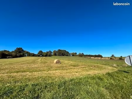 terrain 1 780 m² uglas