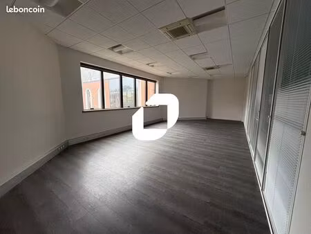 local d'activité 234 m²