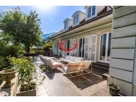 maison 8 pièces 320 m²