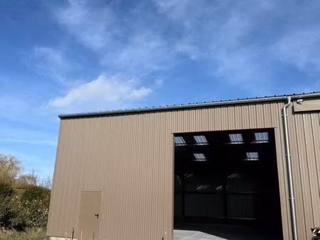 local industriel 210 m² à louer