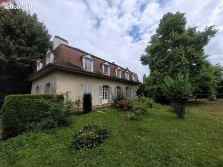 pavillon 7 pièces 212 m²