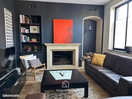 maison 8 pièces 233 m²