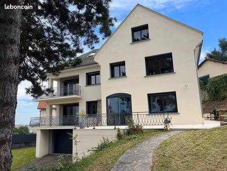 maison 8 pièces 205 m²