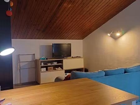 loue grand studio meublé