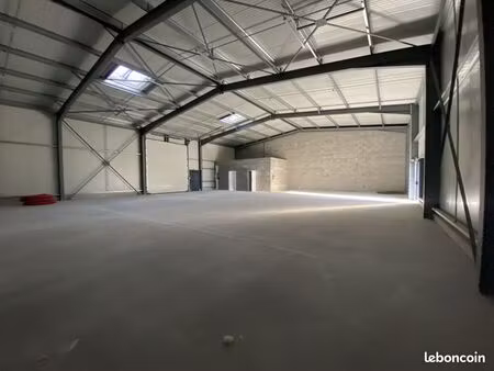 local 387 m² sèvremoine