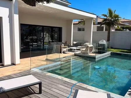 villa contemporaine meublee a vias