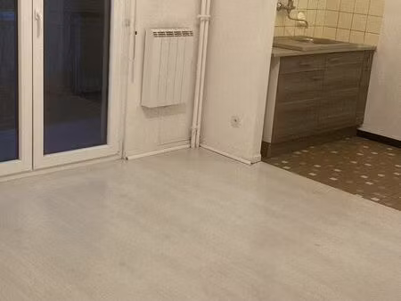 f1 centre ville de haguenau avec balcon