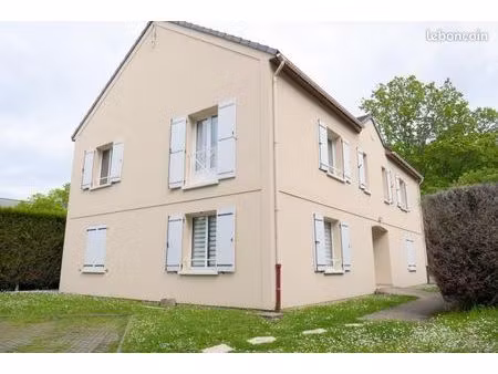 studio 1 pièce 27 m²