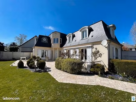 maison 7 pièces 172 m²