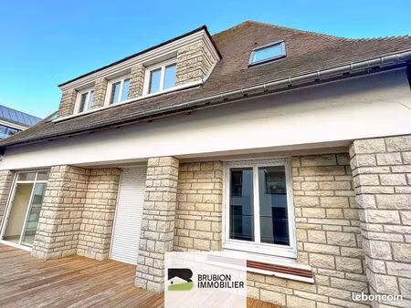 maison 9 pièces 245 m²