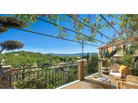 appartement t4 de 76 98 m² à grimaud (83310)