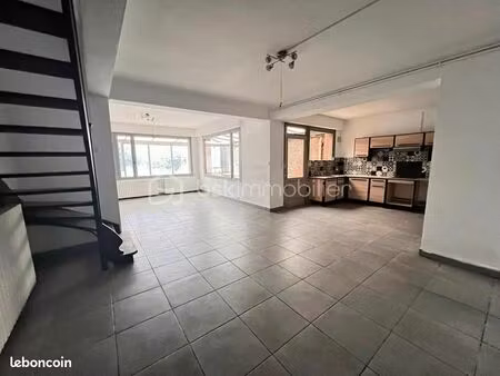 immeuble 13 pièces 330 m²