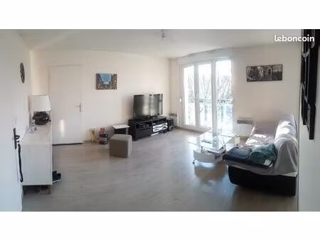 44 m² · 2 pièces · montigny-le-bretonneux (78180)