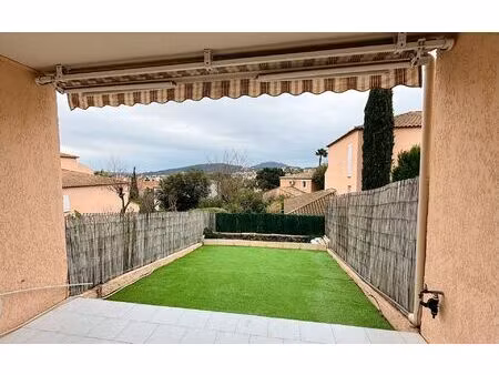location appartement  m² t-1 à sanary-sur-mer  700 €