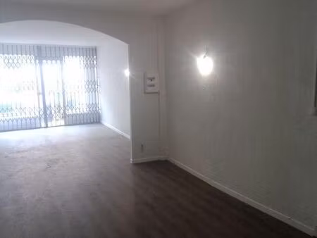 2 locaux commerciaux ou bureaux ou boutiques bedarieux