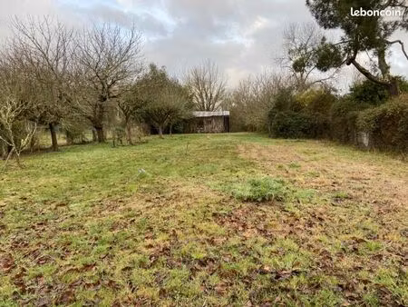 terrain 1 379 m² la brede