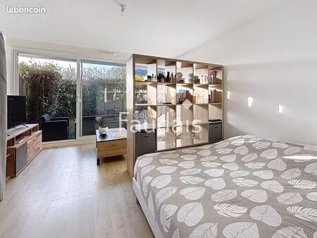 studio 1 pièce 32 m²