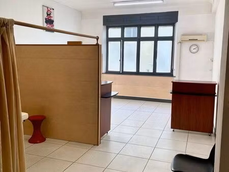 bureau  espace de travail   coworking salle de cours