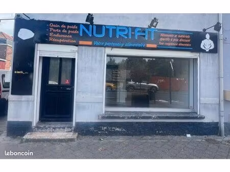 local commercial raismes avec vitrine neuf