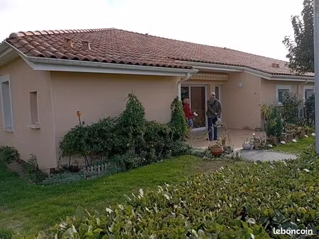 location maison senioriale