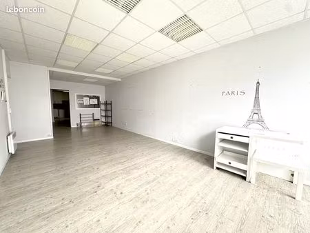 local commercial 70 m²