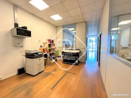 local commercial 209 m² mauguio