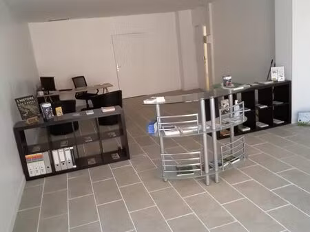 local commercial 51m2