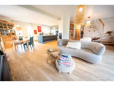 semi-plain-pied individuel sur 1124m2 - superbe environnement