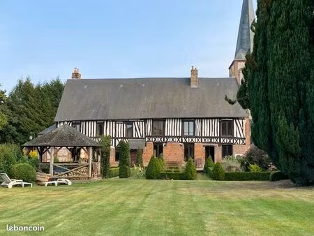 ancien presbytère 17° et sa dépendance  idéal pour un projet de gite